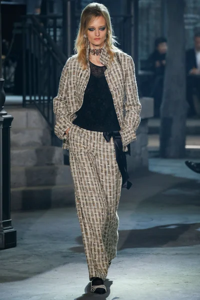 Look 38